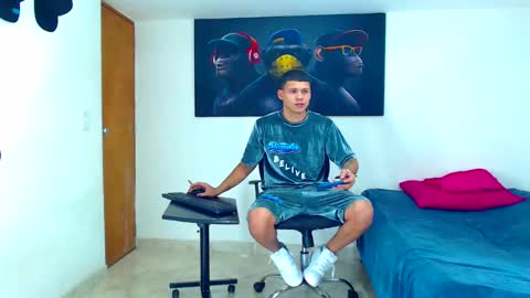 Snapshot of jeffer21_hot chatting on January 9, 6:06 am jeffer21_hot online show from January 9, 6:06 am