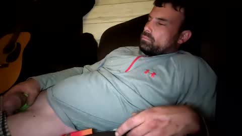 Snapshot of jefrojethro chatting on April 9, 9:04 am jefrojethro online show from April 9, 9:04 am
