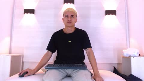 Snapshot of jeic_18 chatting on October 2, 12:34 pm jeic 18 online show from October 2, 12:34 pm