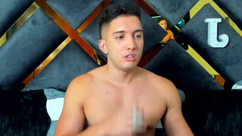 Snapshot of jeicob_stone1 chatting on December 16, 10:56 pm JEICOB STONE online show from December 16, 10:56 pm