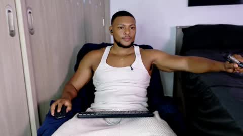 Snapshot of jeicowesst chatting on May 5, 8:50 pm jeicowesst online show from May 5, 8:50 pm