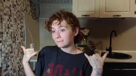 Snapshot of jelly_cherry chatting on April 3, 9:46 pm Emily online show from April 3, 9:46 pm