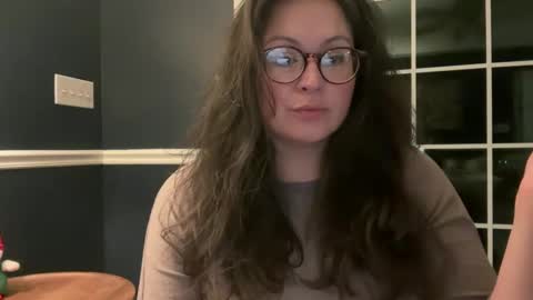 Snapshot of jellybeanin chatting on December 25, 4:33 am Jelli online show from December 25, 4:33 am