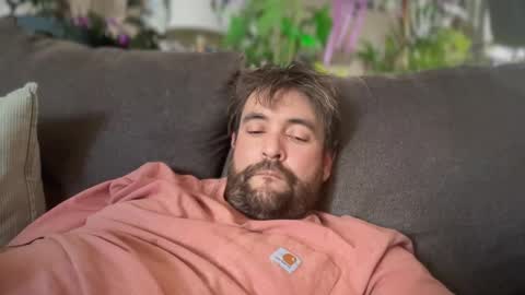 Snapshot of jellyfishfun chatting on March 12, 8:31 pm Guy Jones online show from March 12, 8:31 pm