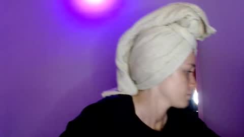 jellyrose online show from December 17, 7:20 pm