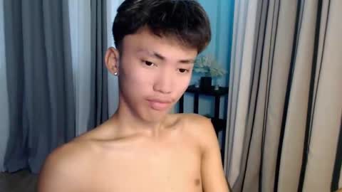 Snapshot of jemart_urnaughtboy chatting on April 25, 8:50 am jemart_urnaughtboy online show from April 25, 8:50 am