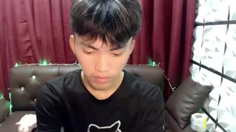 Snapshot of jemart_urnaughtboy chatting on June 4, 2:06 am jemart_urnaughtboy online show from June 4, 2:06 am