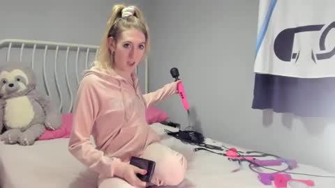 JenbyDoll online show from February 2, 5:59 pm