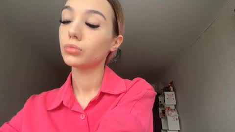 Snapshot of jenevaprattis chatting on June 11, 5:27 am Lesya online show from June 11, 5:27 am