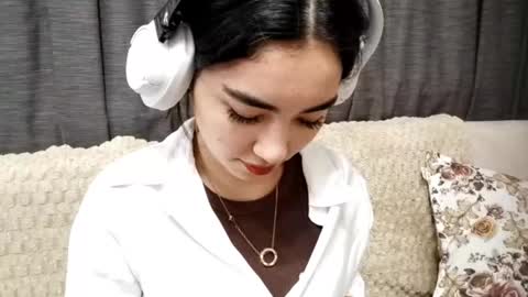 Snapshot of jenifersimon chatting on September 15, 7:19 am Jenifer online show from September 15, 7:19 am