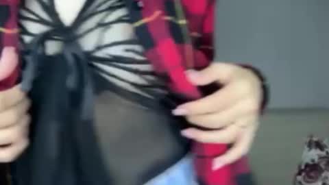 Snapshot of jenifersimon chatting on October 19, 3:23 pm Jenifer online show from October 19, 3:23 pm