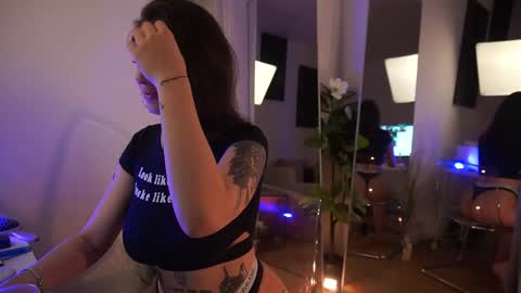 jeniffer_foxx online show from October 9, 4:32 am