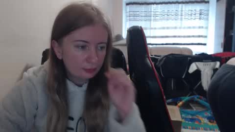 JenisAndPeter online show from October 27, 7:45 am