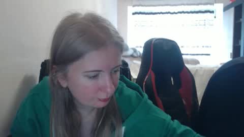 JenisAndPeter online show from March 23, 6:39 am