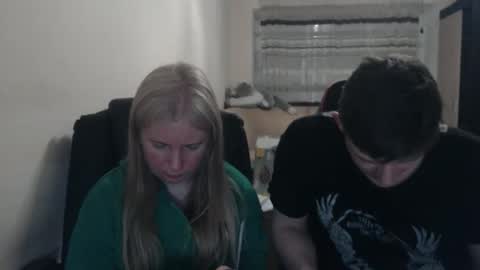 Snapshot of jenisandpeter chatting on April 20, 6:31 pm JenisAndPeter online show from April 20, 6:31 pm
