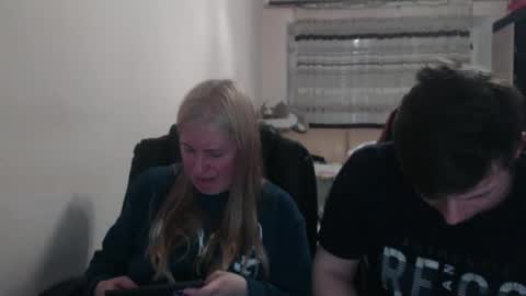 Snapshot of jenisandpeter chatting on April 30, 6:47 pm JenisAndPeter online show from April 30, 6:47 pm