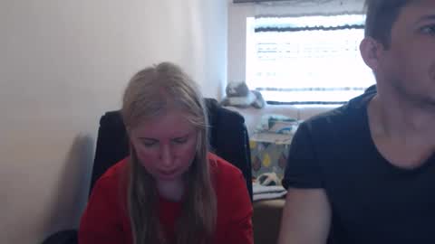 Snapshot of jenisandpeter chatting on May 6, 7:35 am JenisAndPeter online show from May 6, 7:35 am