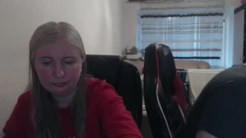 Snapshot of jenisandpeter chatting on May 7, 5:18 pm JenisAndPeter online show from May 7, 5:18 pm