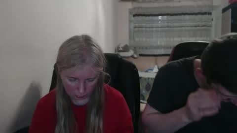 Snapshot of jenisandpeter chatting on May 9, 7:08 pm JenisAndPeter online show from May 9, 7:08 pm