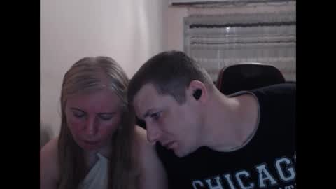 Snapshot of jenisandpeter chatting on May 25, 7:20 pm JenisAndPeter online show from May 25, 7:20 pm