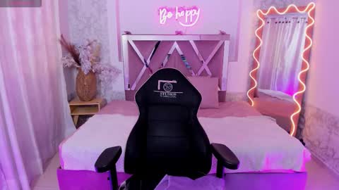 Snapshot of jenna_tay1 chatting on February 10, 7:07 pm jenna_tay1 online show from February 10, 7:07 pm