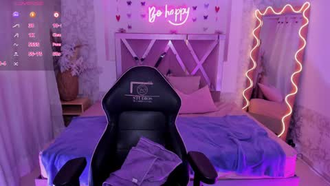 jenna_tay1 online show from April 9, 7:30 pm