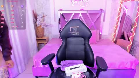 jenna_tay1 online show from April 17, 7:06 pm