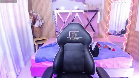 Snapshot of jenna_tay1 chatting on May 9, 7:52 pm jenna_tay1 online show from May 9, 7:52 pm