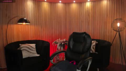 Jenna Olson  online show from February 19, 6:59 pm