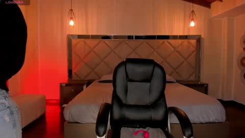 Jenna Olson  online show from March 20, 10:20 am