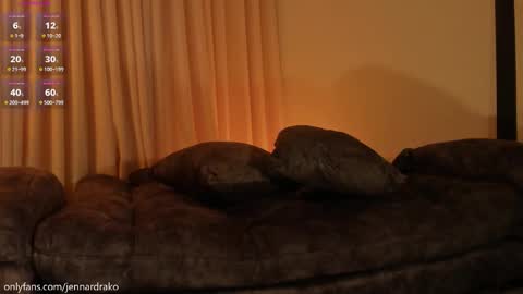 jennardrako online show from October 11, 7:18 am