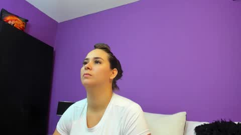 jenner_madison online show from February 21, 11:22 am