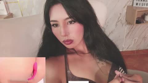 Jenner online show from March 8, 11:30 pm