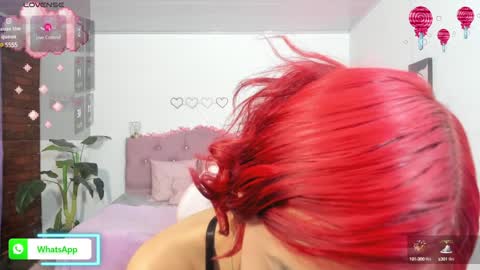 Snapshot of jenner_tay chatting on December 15, 3:53 pm jenner online show from December 15, 3:53 pm