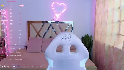 Snapshot of jenner_tay chatting on January 17, 2:50 pm jenner online show from January 17, 2:50 pm