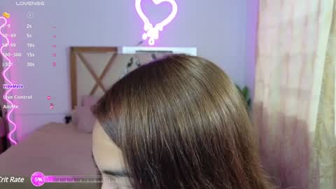 Snapshot of jenner_tay chatting on January 28, 2:53 pm jenner online show from January 28, 2:53 pm