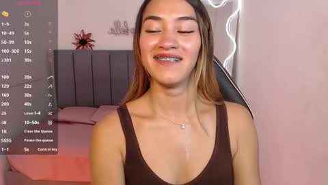 Snapshot of jenner_tay chatting on May 23, 3:12 am jenner online show from May 23, 3:12 am