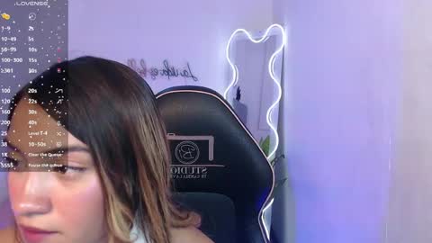 Snapshot of jenner_tay chatting on May 24, 3:00 am jenner online show from May 24, 3:00 am