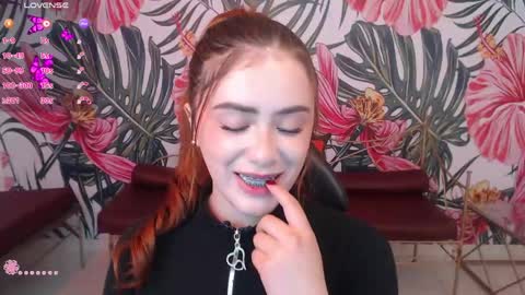 Snapshot of jenni_arango chatting on May 19, 1:28 pm Jenny online show from May 19, 1:28 pm
