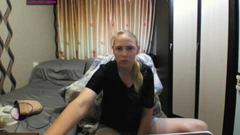 Snapshot of jennideep chatting on June 14, 12:18 pm JenniDeep online show from June 14, 12:18 pm