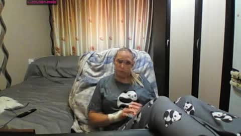 Snapshot of jennideep chatting on June 18, 12:31 pm JenniDeep online show from June 18, 12:31 pm