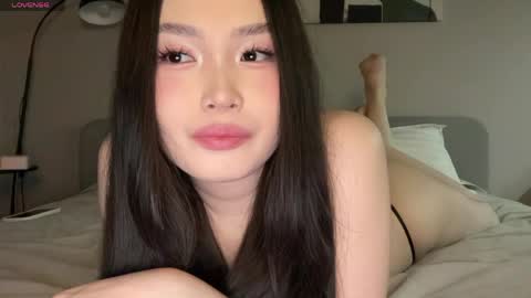 Snapshot of jennie_yung chatting on May 21, 11:34 pm jennie_yung online show from May 21, 11:34 pm
