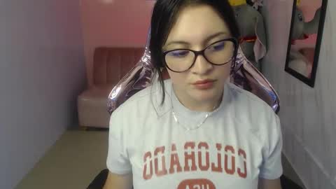 Snapshot of jennifer_ch chatting on November 15, 5:09 pm Jennifer online show from November 15, 5:09 pm