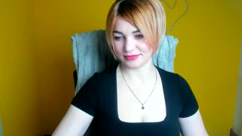 Snapshot of jennifer_cuttie chatting on April 23, 6:03 am Jennifer online show from April 23, 6:03 am