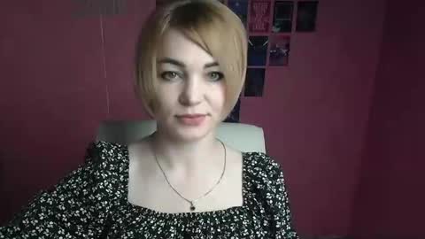 Snapshot of jennifer_cuttie chatting on April 27, 5:49 am Jennifer online show from April 27, 5:49 am