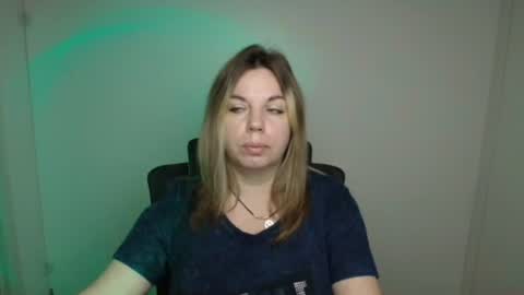 Jennifer online show from September 23, 5:32 am