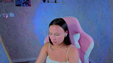 Snapshot of jennifer_richh chatting on July 1, 1:40 am jennifer online show from July 1, 1:40 am