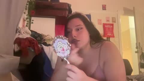 Snapshot of jennifer_robbie chatting on May 25, 7:47 am jennifer_robbie online show from May 25, 7:47 am