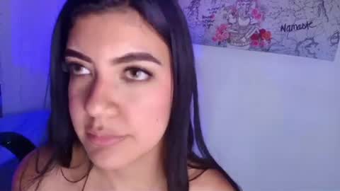 Snapshot of jennifer_scot chatting on June 18, 2:23 am JENNIFER online show from June 18, 2:23 am
