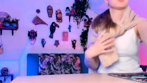 Snapshot of jennifergraces chatting on May 26, 6:15 pm Jennifer online show from May 26, 6:15 pm